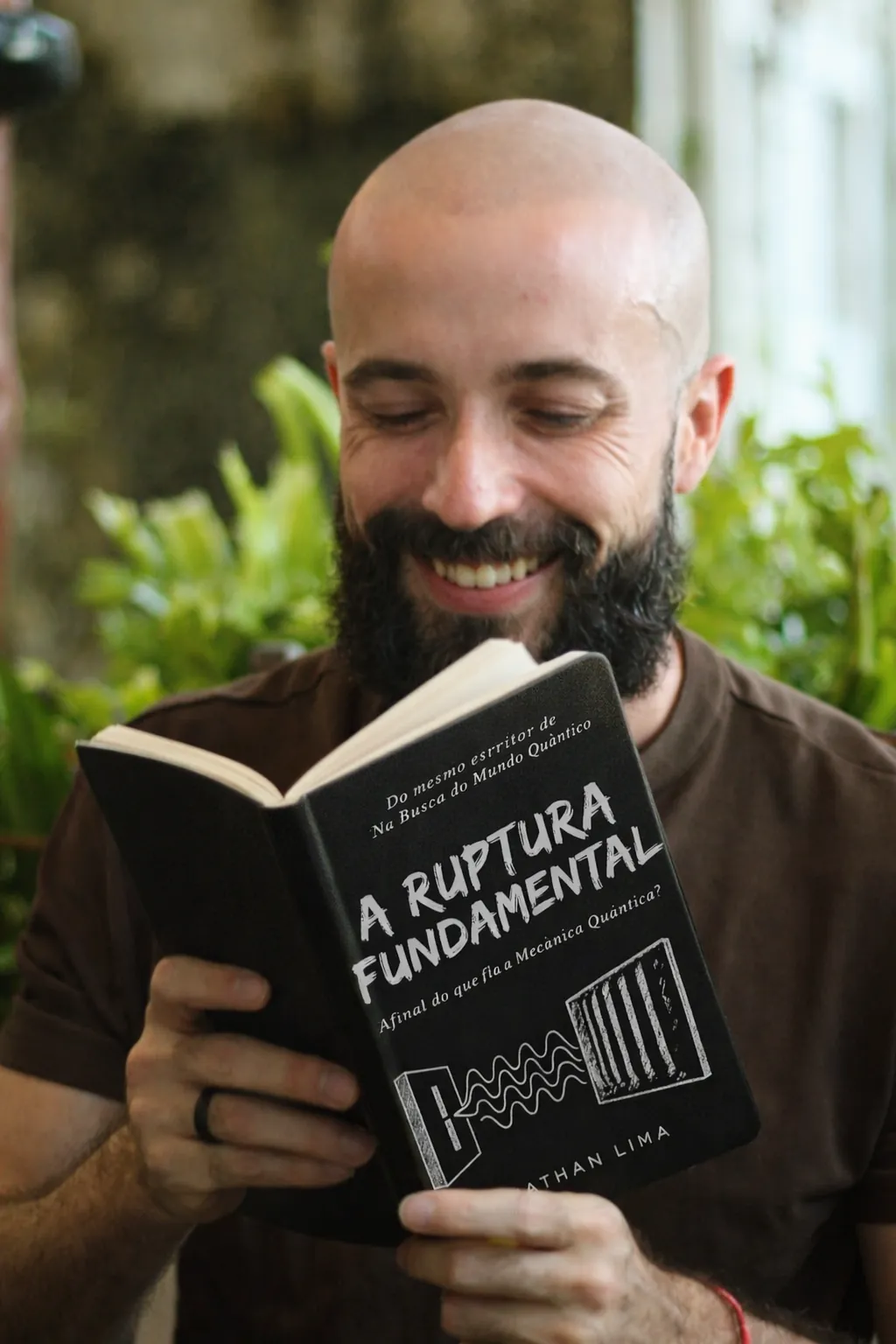 Professor Nathan Lima